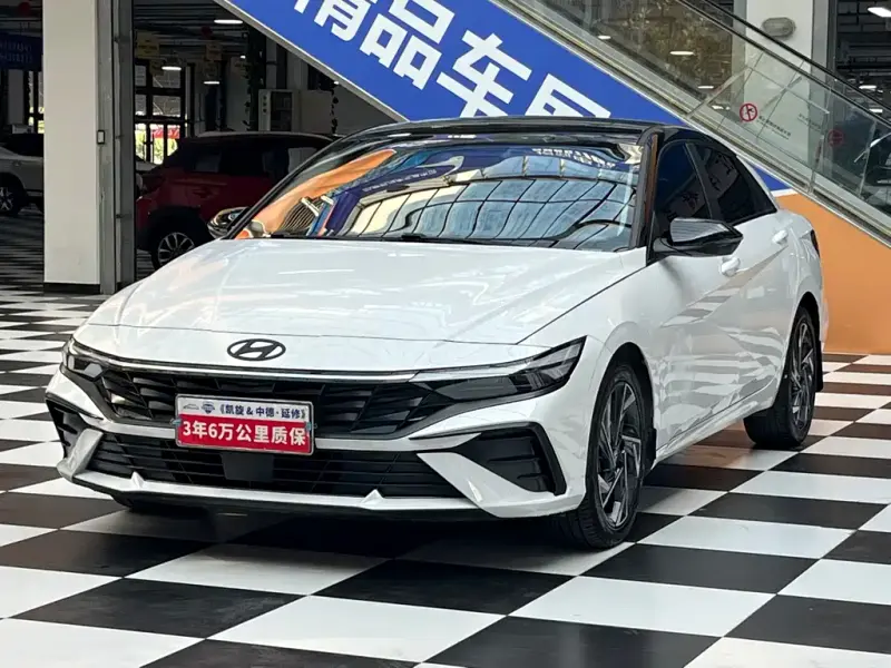 Hyundai Elantra, 2023