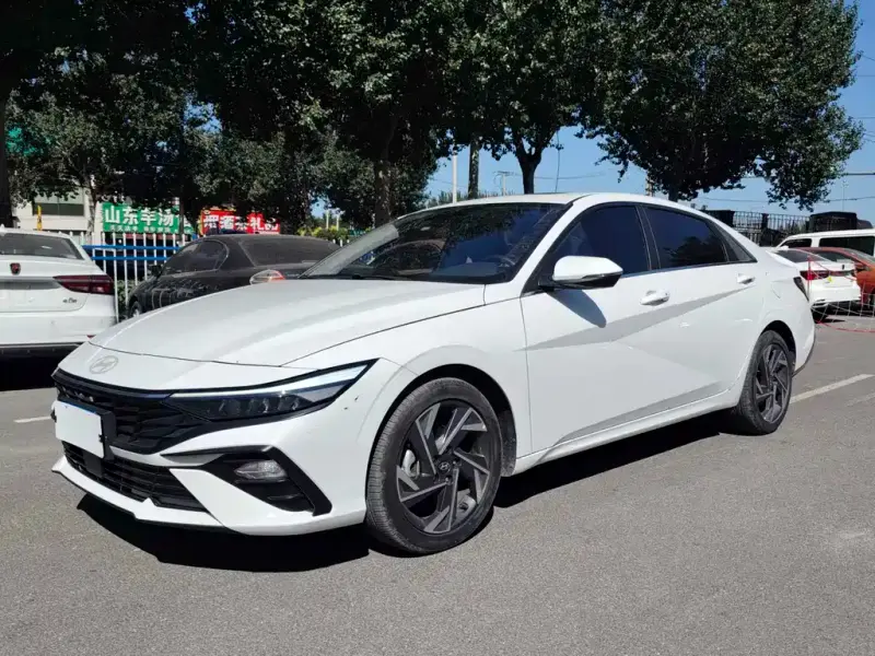 Hyundai Elantra, 2024