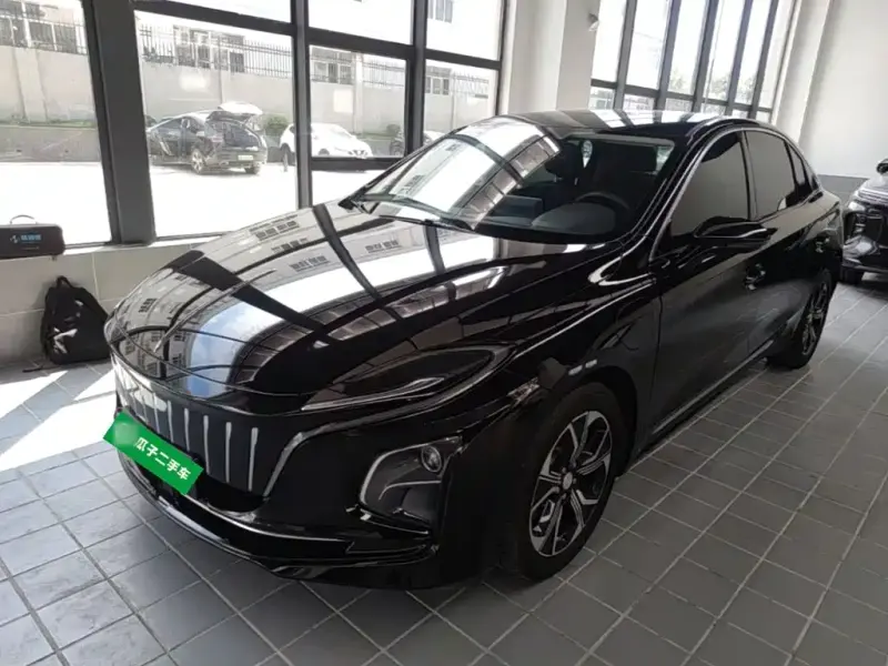 Hongqi E-QM5, 2024
