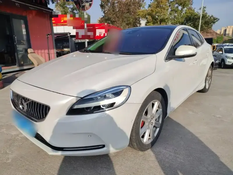 Volvo V40, 2016