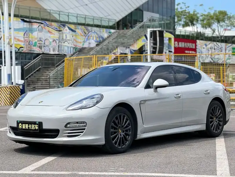 Porsche Panamera, 2011