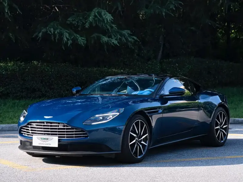 Aston Martin DB11, 2022
