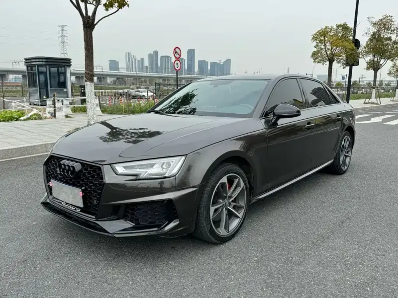 Audi A4L, 2020