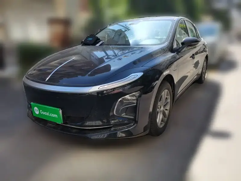 Hongqi E-QM5, 2025