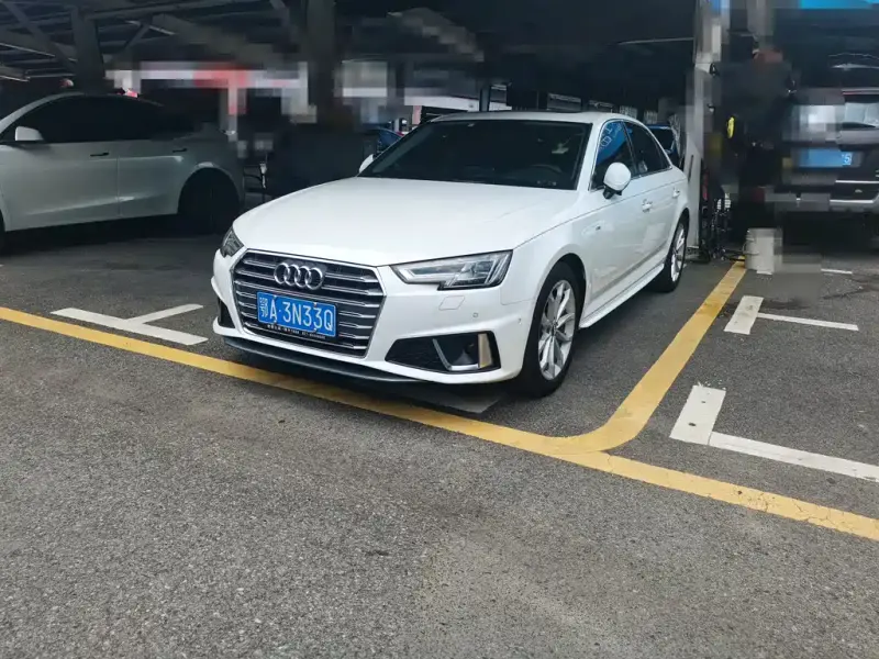 Audi A4L, 2020