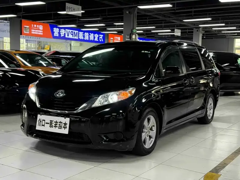 Toyota Sienna, 2016