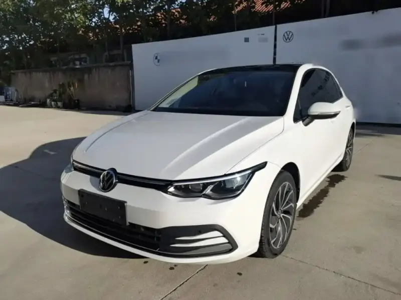 Volkswagen Golf, 2024