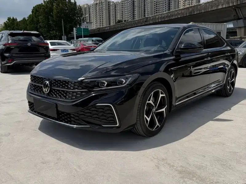 Volkswagen Passat, 2025