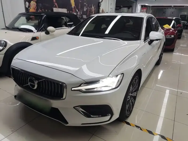 Volvo S60 PHEV Volvo S60 NEV 2022 T8 E Drive Hybrid 4WD Smart Leisure Luxury Edition, 2021 — фото 1
