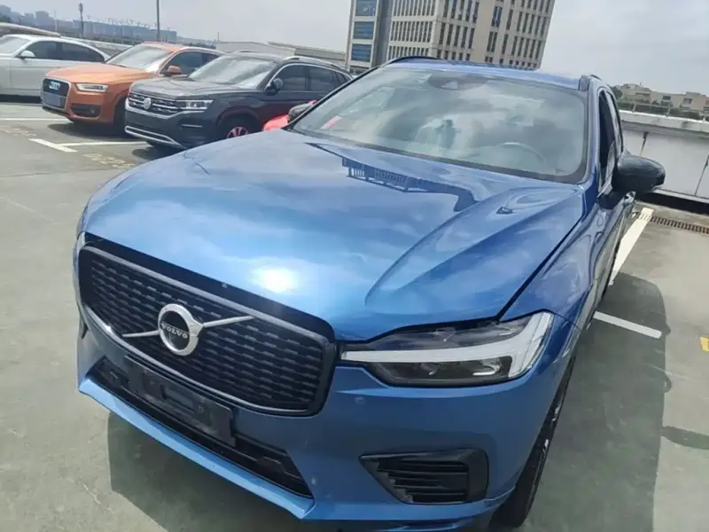Volvo XC60 PHEV, 2021