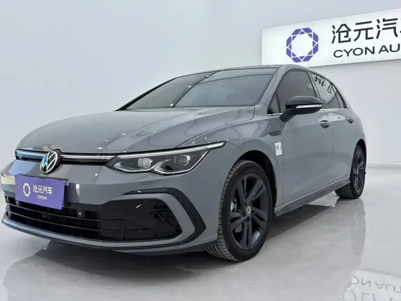 Volkswagen Golf, 2022
