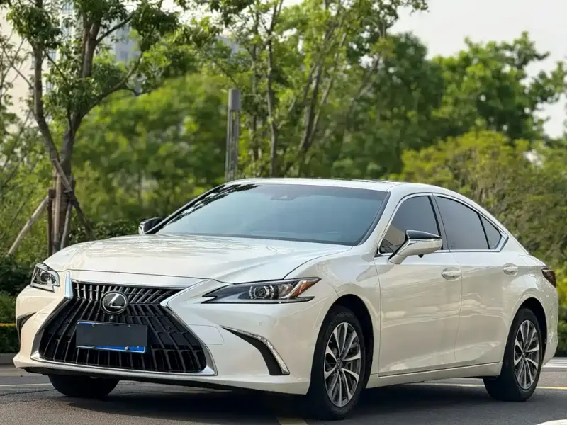 Lexus ES, 2020