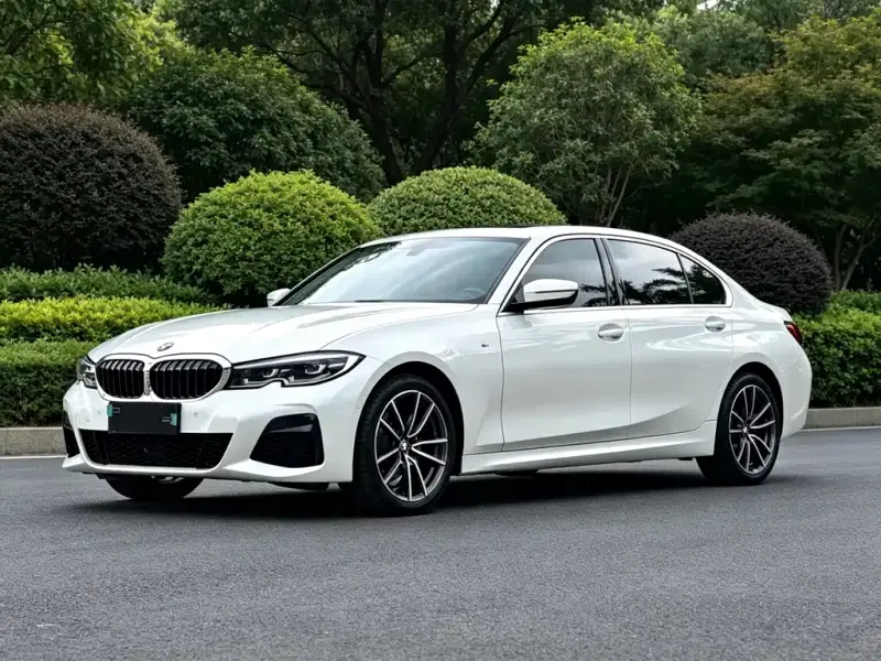BMW 3 Series, 2022