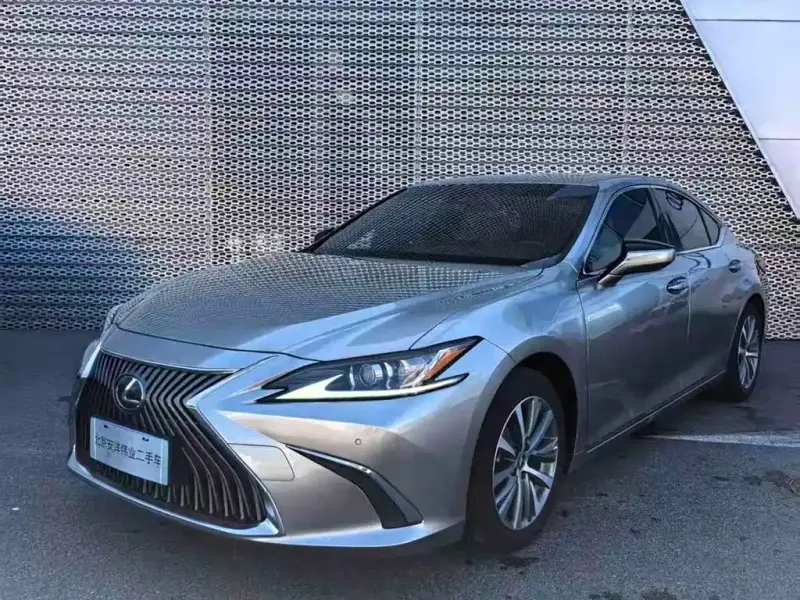 Lexus ES, 2020
