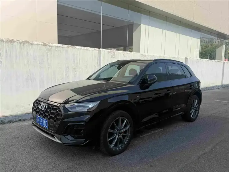 Audi Q5L, 2022