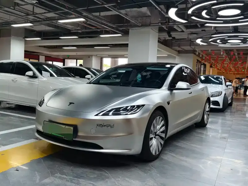 Tesla Model 3, 2025