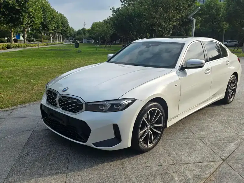 BMW 3 Series, 2023