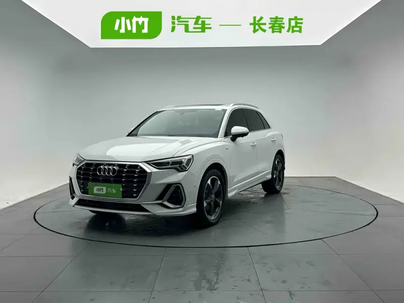Audi Q3, 2022