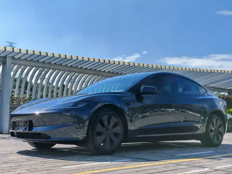 Tesla Model 3, 2024
