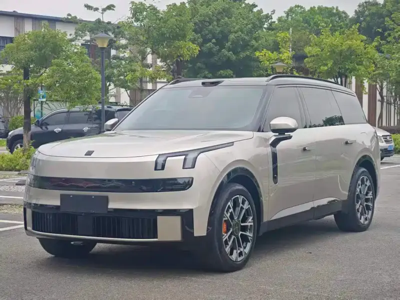 Lynk & Co 900, 2025