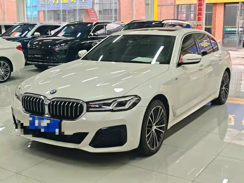 BMW 5 Series, 2022