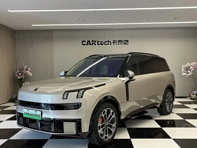 Lynk & Co 900, 2025