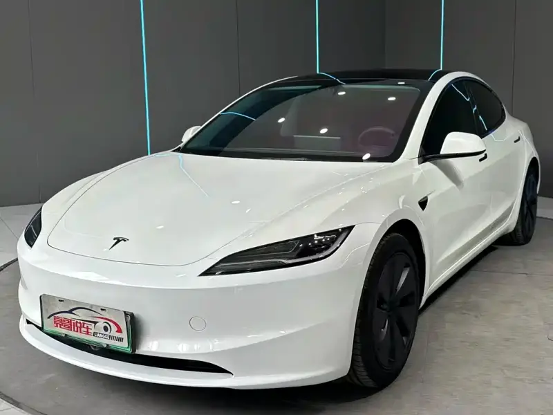 Tesla Model 3, 2026