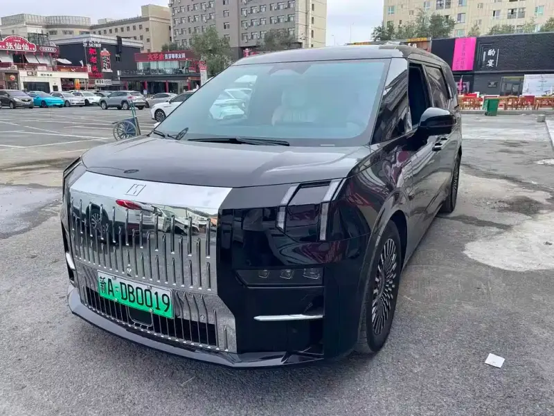 Zeekr 009, 2024