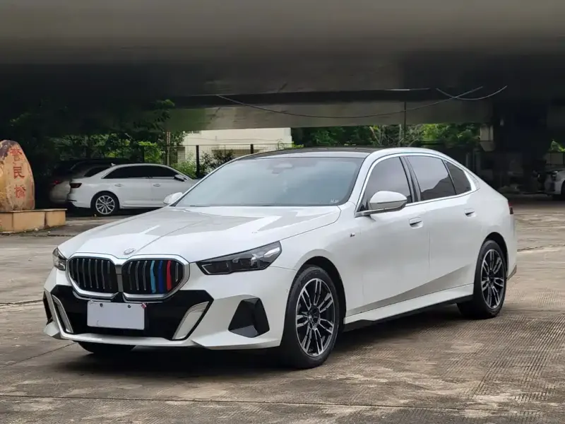 BMW 5 Series, 2025
