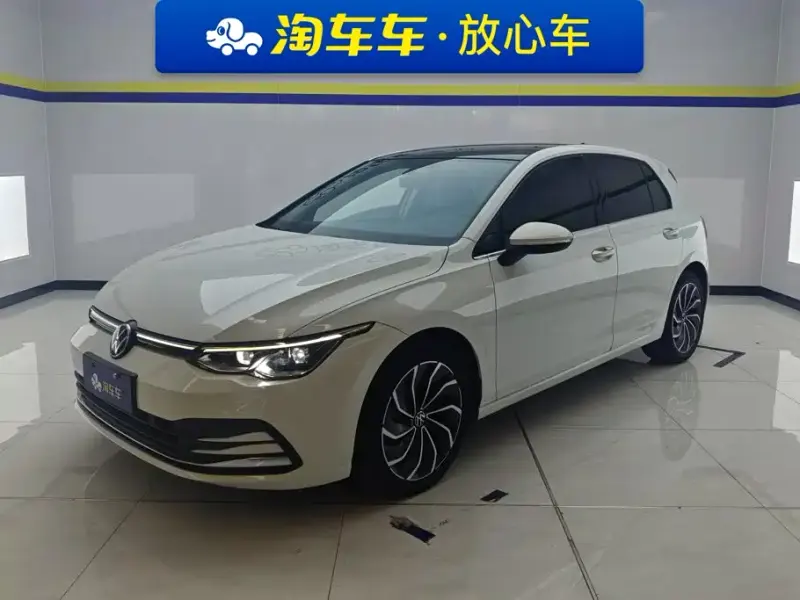 Volkswagen Golf, 2022