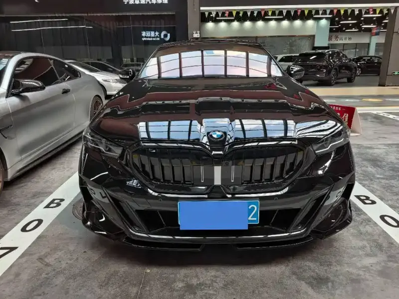 BMW 5 Series, 2025
