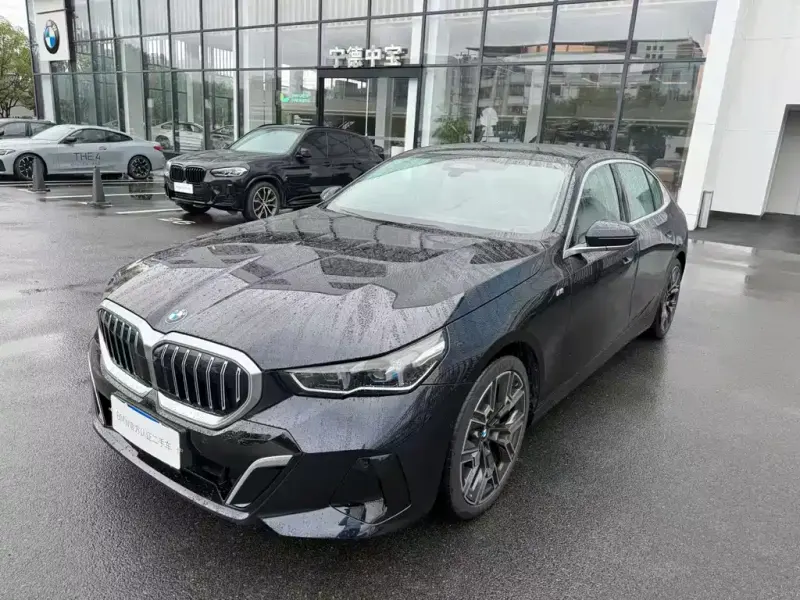 BMW 5 Series, 2025