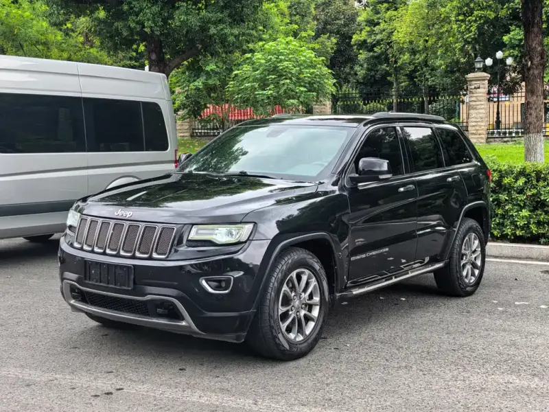 Jeep Grand Cherokee (Import), 2015