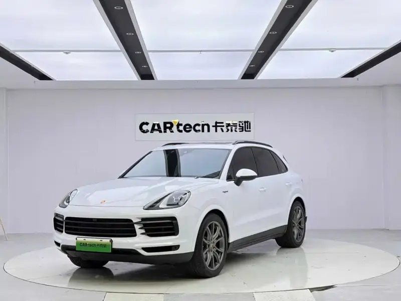 Porsche Cayenne Hybrid, 2023