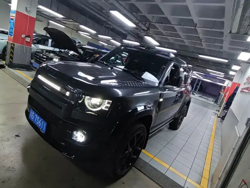 Land Rover Defender, 2024