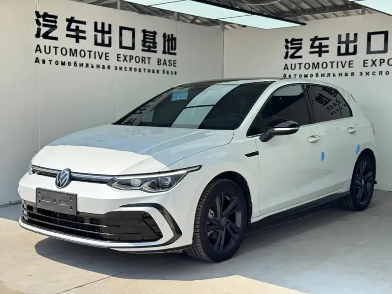 Volkswagen Golf, 2023