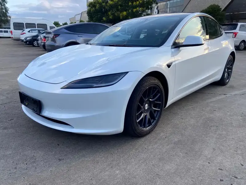 Tesla Model 3, 2025