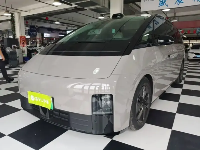 Li Auto Li MEGA, 2024