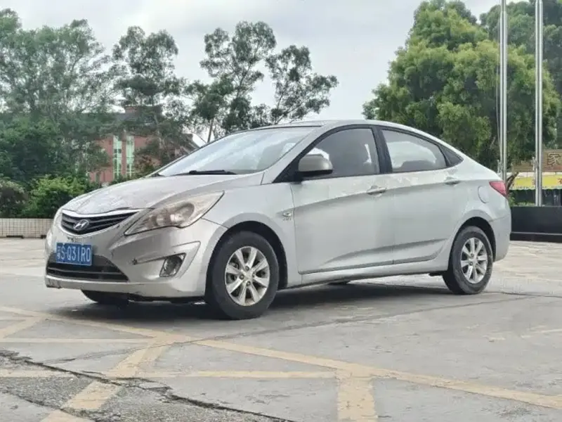 Hyundai Verna, 2012