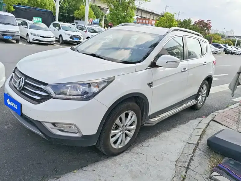 Aeolus AX7 Dongfeng Fengshen AX7 2015 2.0L Auto Smart Leisure Type, 2016 — фото 1