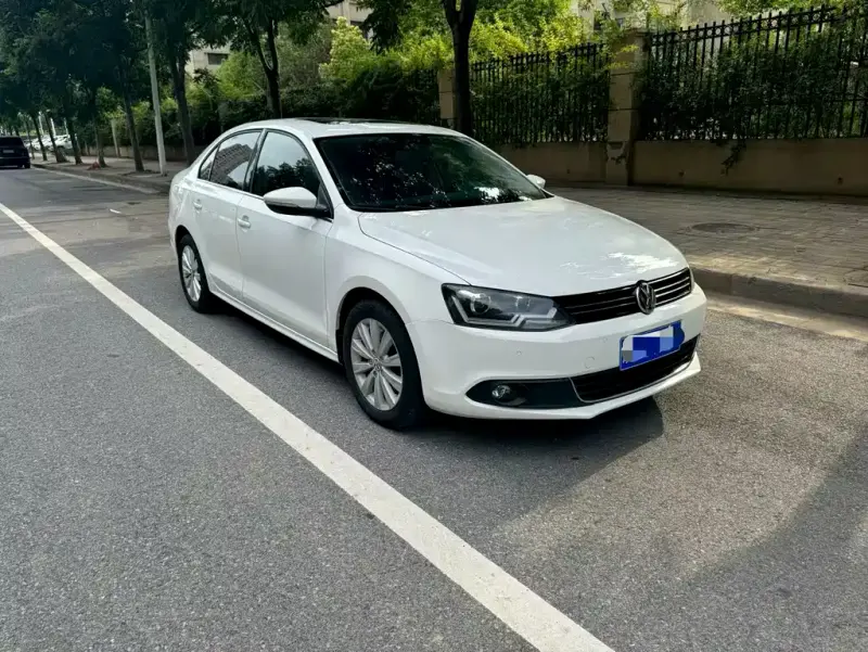 Volkswagen Sagitar, 2015