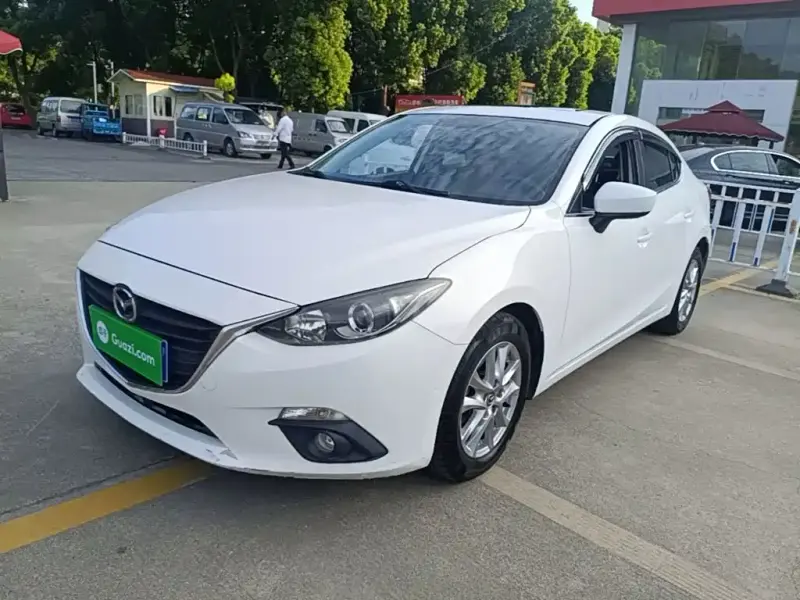Mazda 3 Axela, 2015