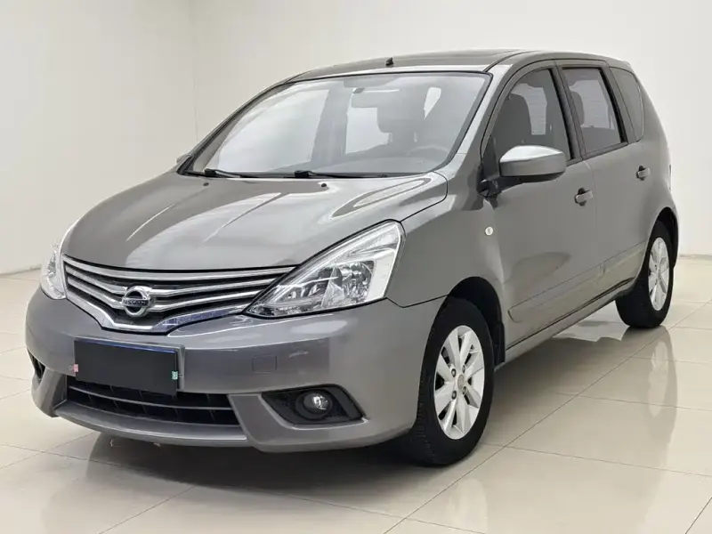 Nissan Livina, 2015