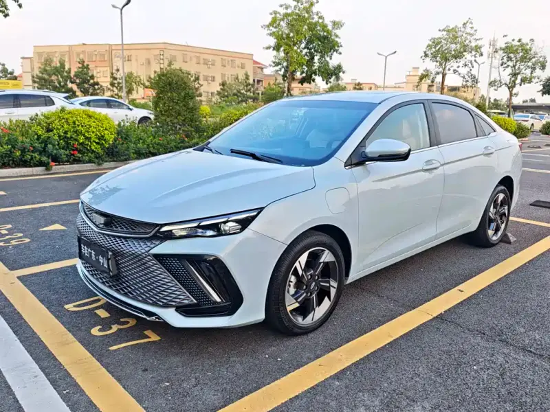 Geely L HiP, 2023
