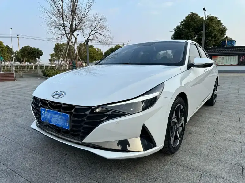 Hyundai Elantra, 2023