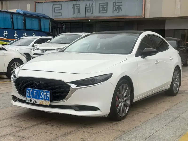 Mazda 3 Axela, 2021