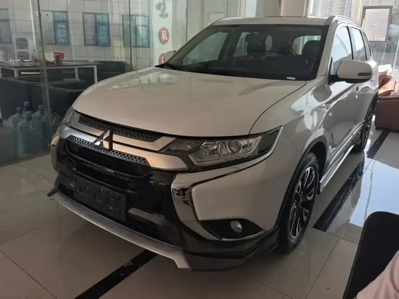 Mitsubishi Outlander, 2021