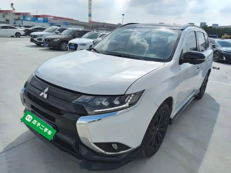 Mitsubishi Outlander, 2022
