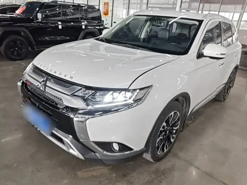 Mitsubishi Outlander, 2020