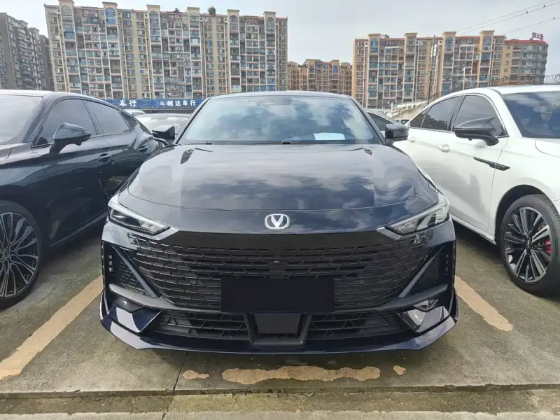 Changan UNI-V Changan UNI-V 2023 1.5T Sport Edition, 2023 — фото 1